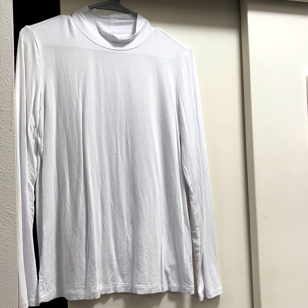 Women’s Tahari white shirt stretch